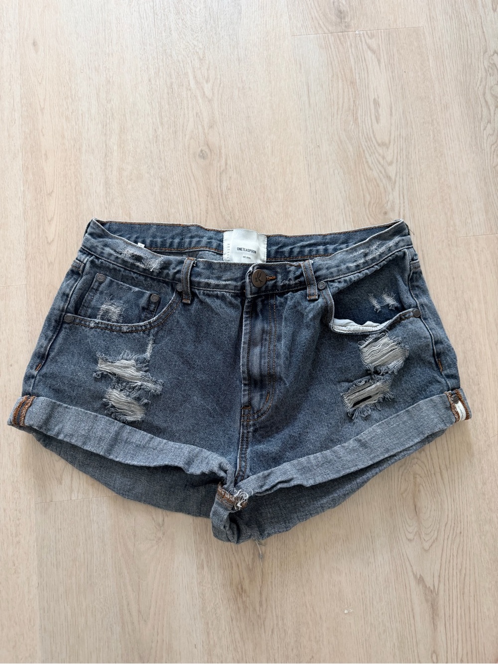 One Teaspoon Distressed Denim Shorts Jean short bandits size 31